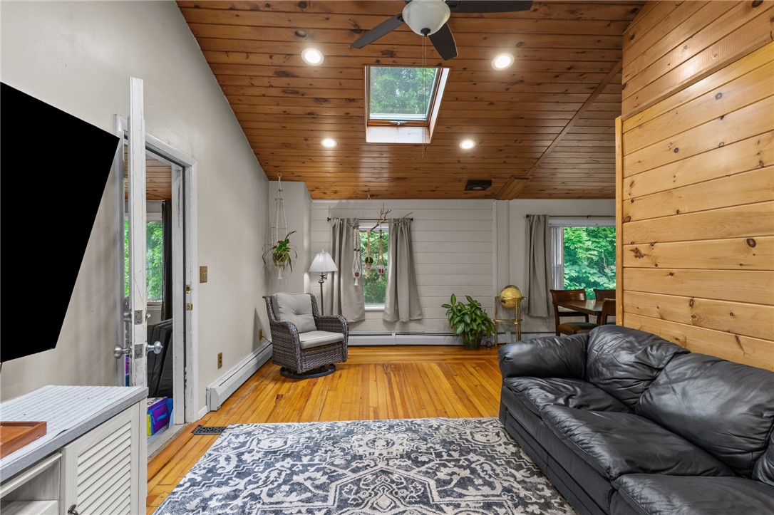 16 Spectacle Avenue Warwick, RI 02888 - Photo 7 of 35 Gallery Image 7