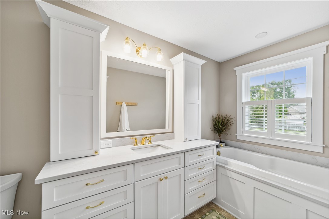 548 Forestview Road Bay Village, OH 44140 - Photo 8 of 50 Gallery Image 8