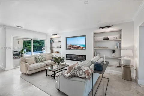 $2,850,000 | 10235 Southwest 58th Court, Pinecrest, FL 33156