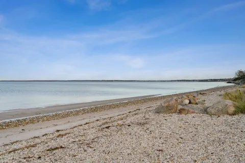 $1,625,000 | 14 East Landing, Hampton Bays, NY 11946