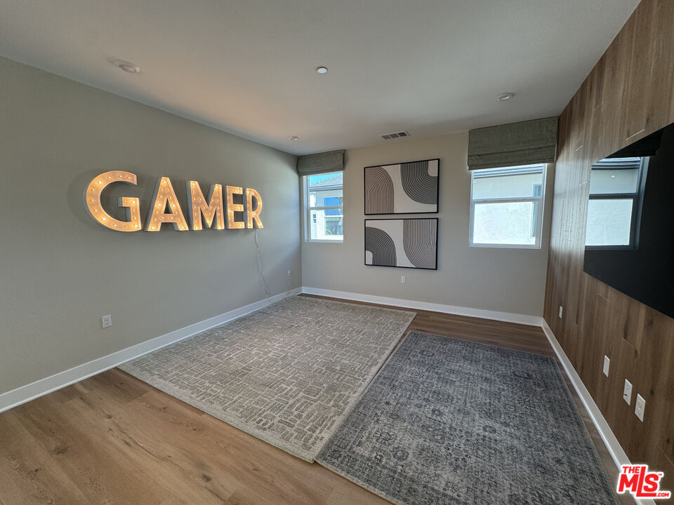 406 Clipper Irvine, CA 92618 - Photo 13 of 22