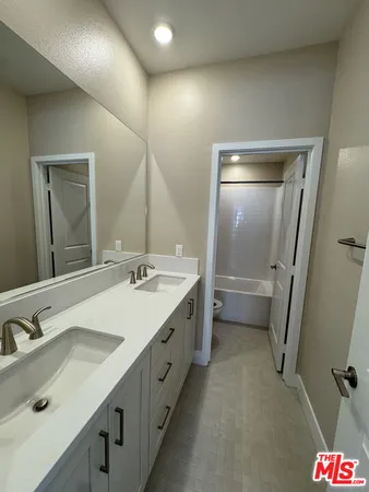 $6,300 | 406 Clipper, Irvine, CA 92618