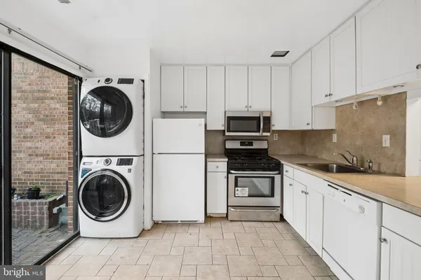 $2,600 | 10 Pine Bark Court, Unit 10, Cockeysville, MD 21030
