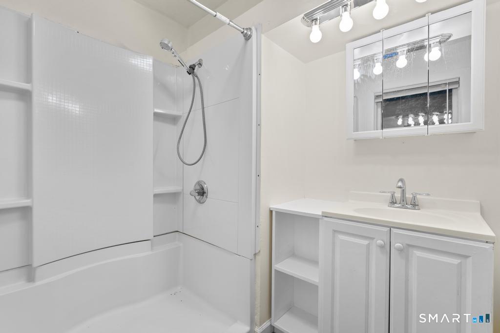 99 Pine Hill Road Thomaston, CT 06787 - Photo 18 of 34 Gallery Image 18