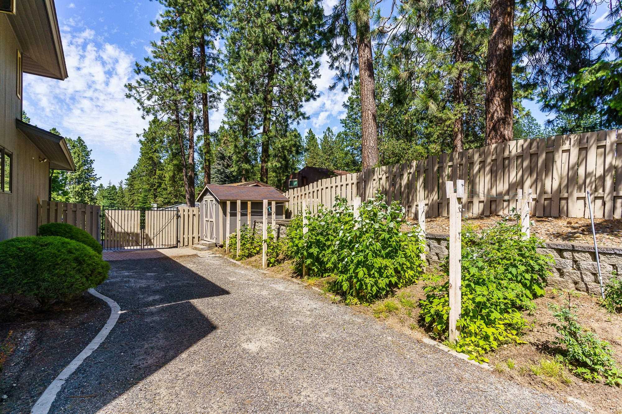 10612 East 46th Avenue Spokane, WA 99206 - Photo 33 of 38