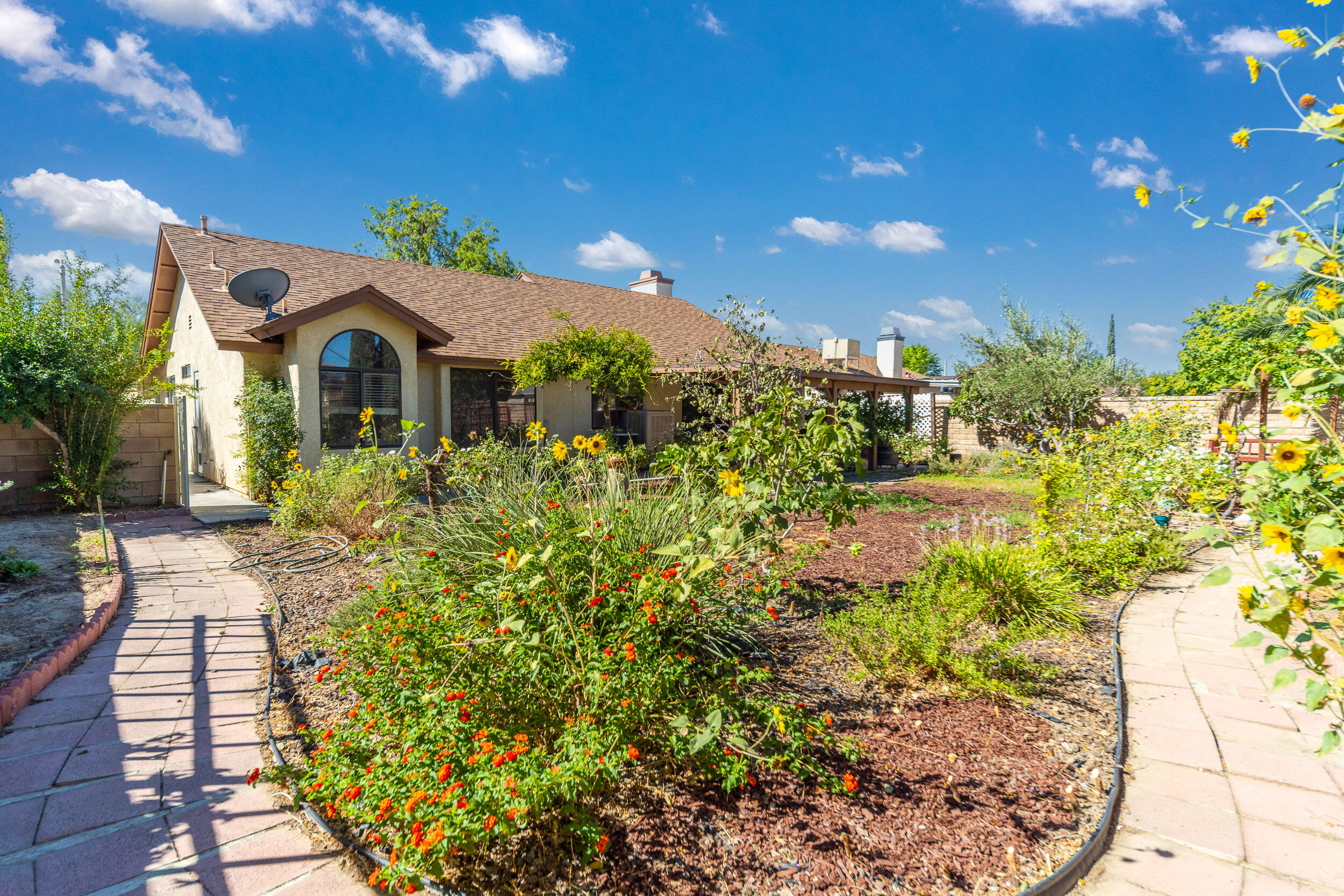 2145 Limewood Lane Lancaster, CA 93536 - Photo 3 of 31 Limewood-31