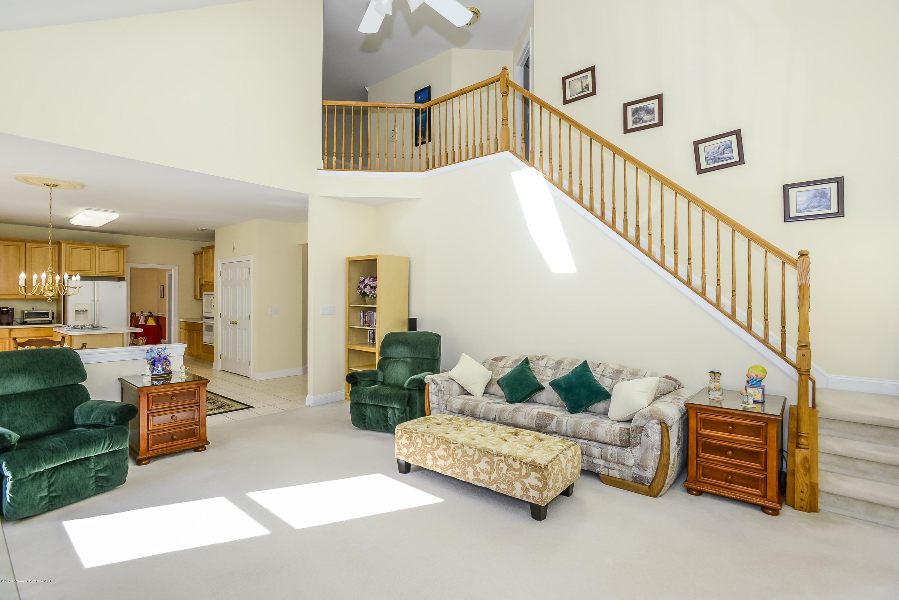 211 Yellowknife Road Morganville, NJ 07751 - Photo 16 of 27 017_Great Room
