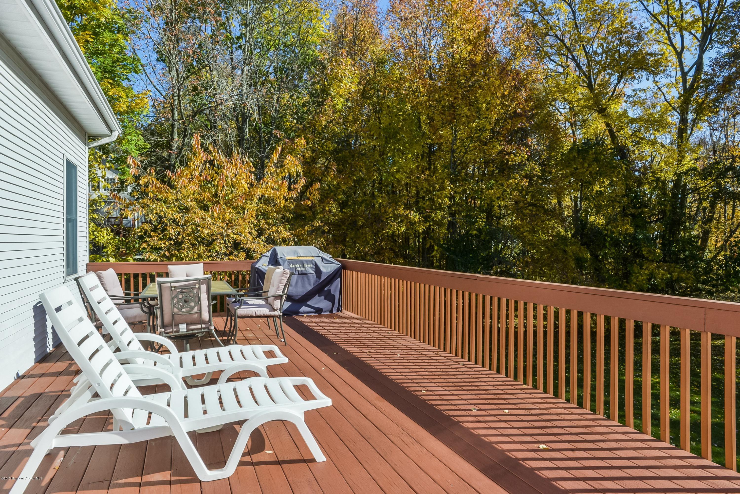 211 Yellowknife Road Morganville, NJ 07751 - Photo 26 of 27 027_Deck