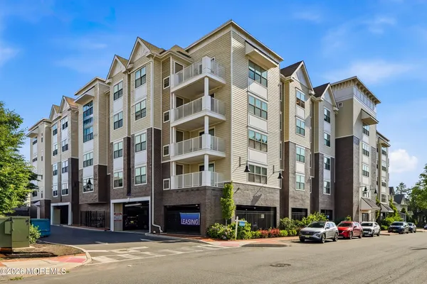 $3,250 | 165 Pavilion Avenue, Unit 210, Long Branch, NJ 07740