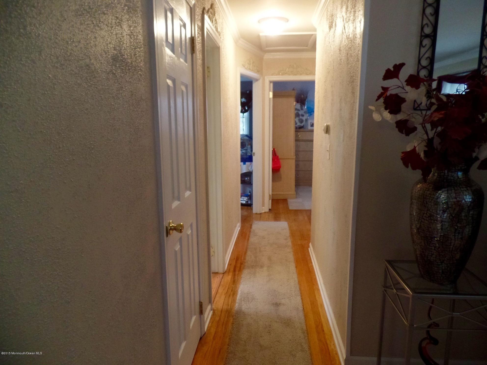 1 Oak Drive Jackson, NJ 08527 - Photo 12 of 20 Hall way