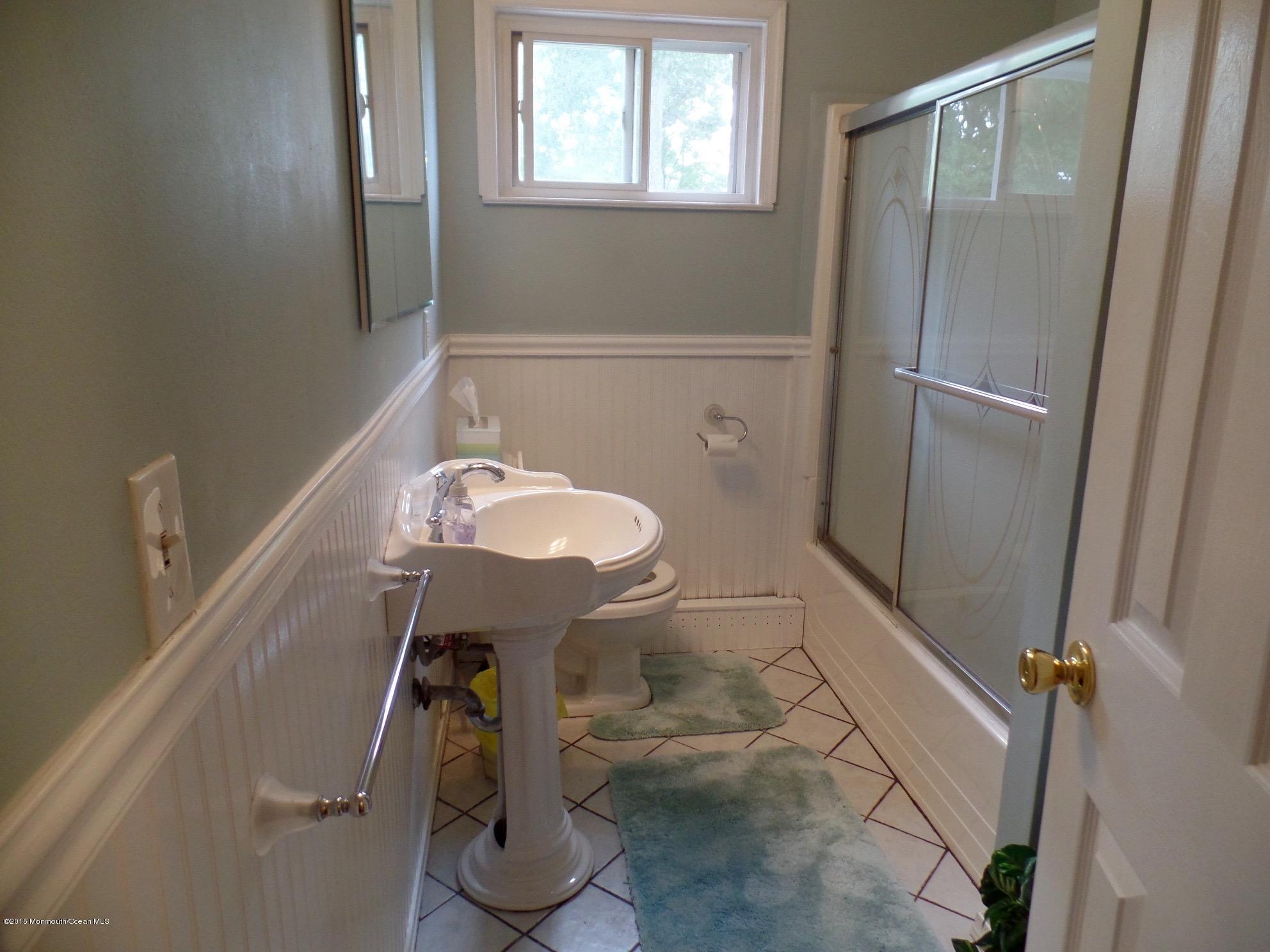 1 Oak Drive Jackson, NJ 08527 - Photo 13 of 20 bath