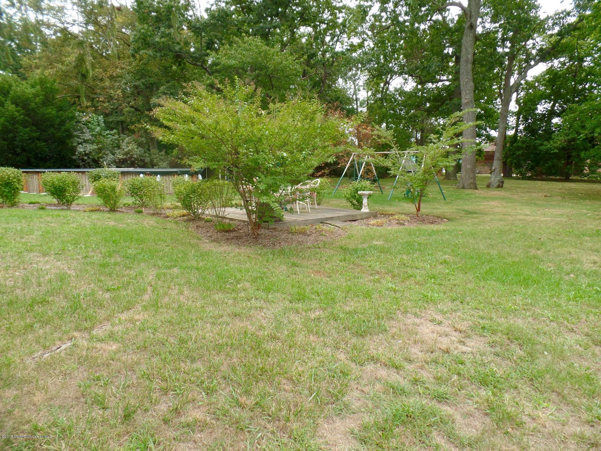 1 Oak Drive Jackson, NJ 08527 - Photo 17 of 20 yard 1