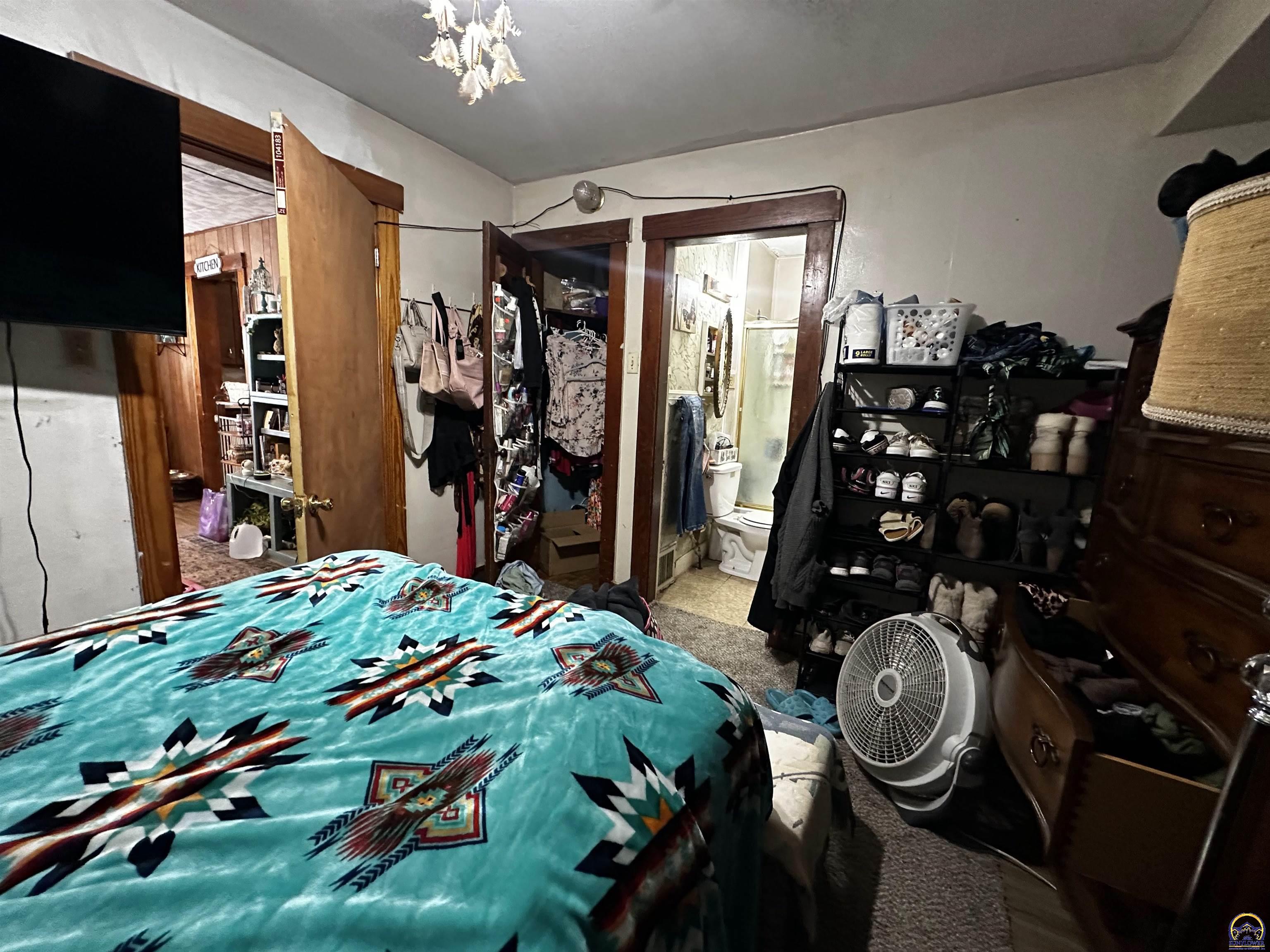 811 Southeast Branner Street Topeka, KS 66607 - Photo 12 of 34