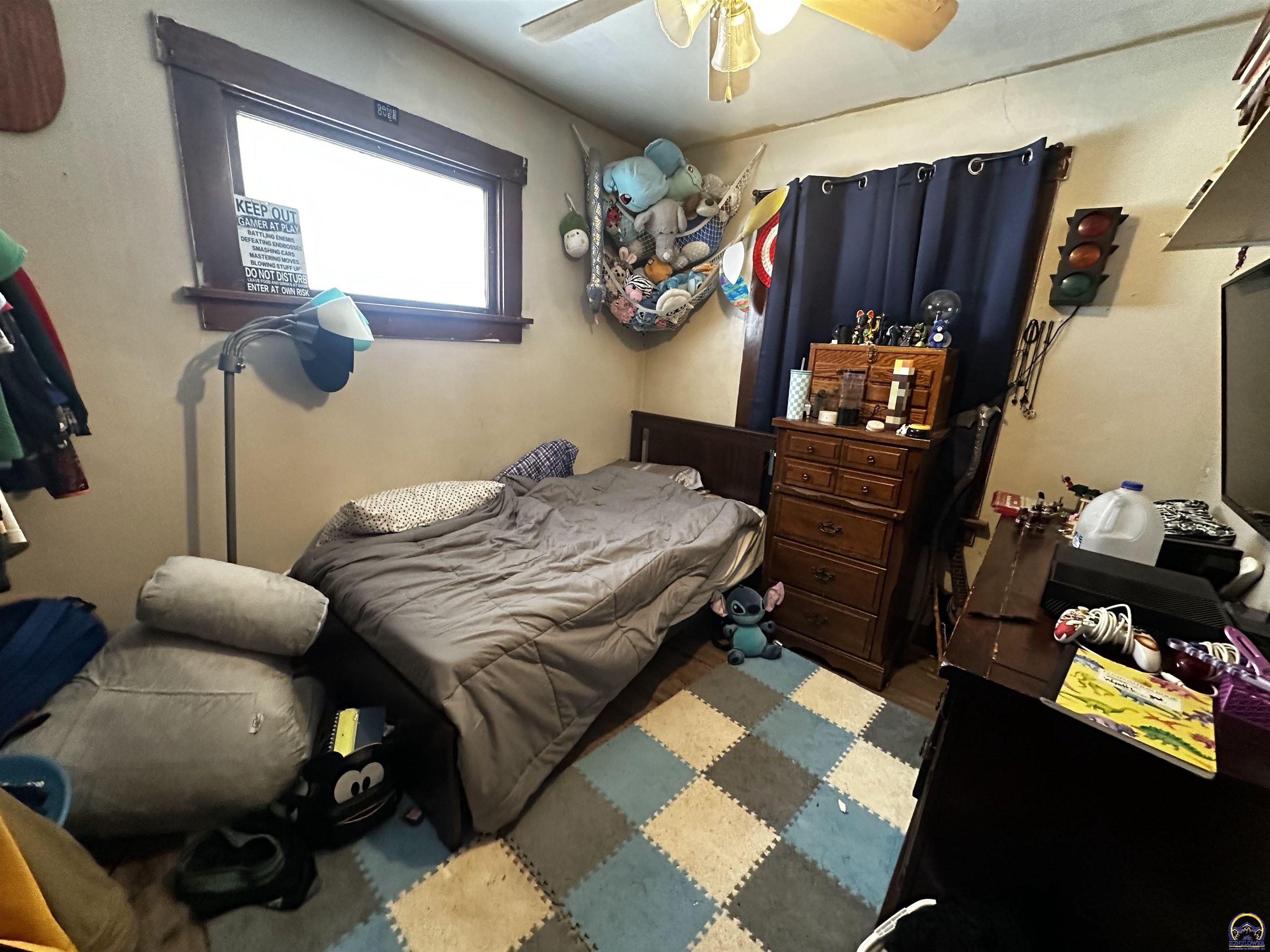 811 Southeast Branner Street Topeka, KS 66607 - Photo 15 of 34