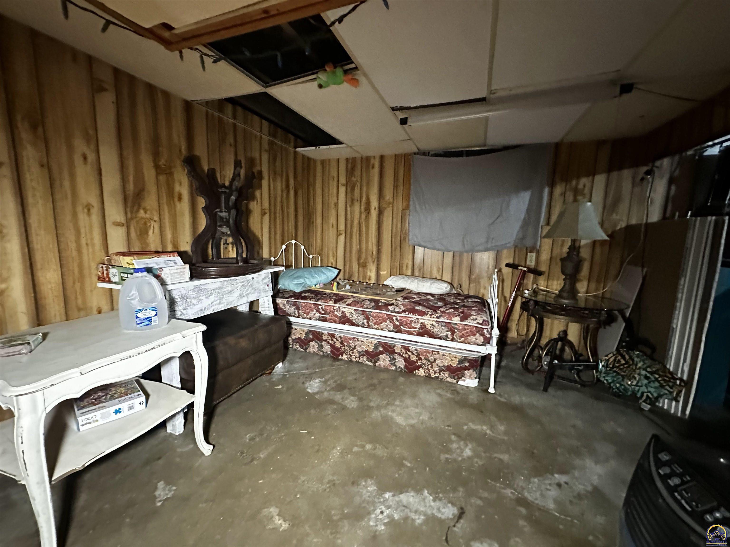 811 Southeast Branner Street Topeka, KS 66607 - Photo 27 of 34