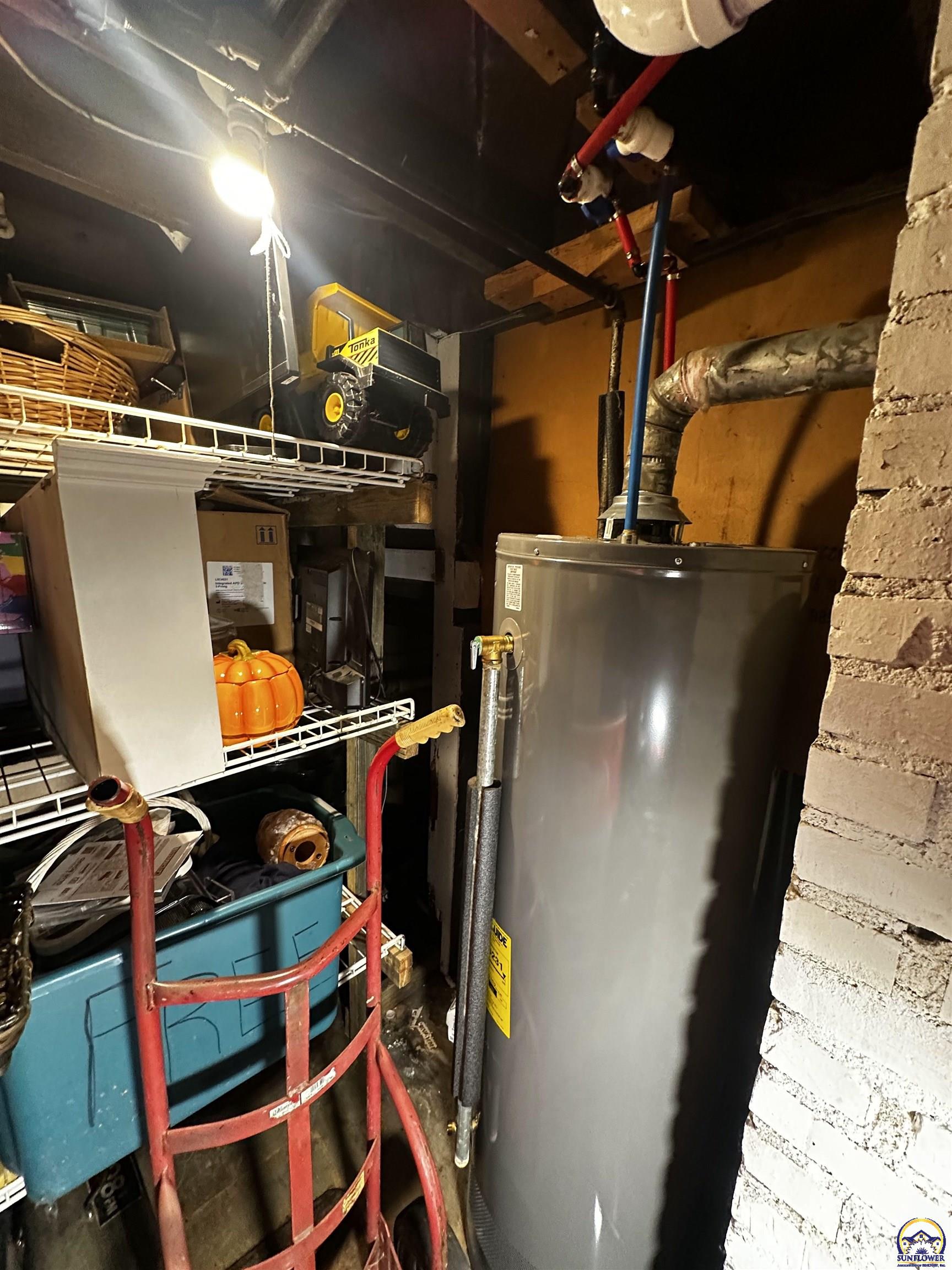 811 Southeast Branner Street Topeka, KS 66607 - Photo 30 of 34