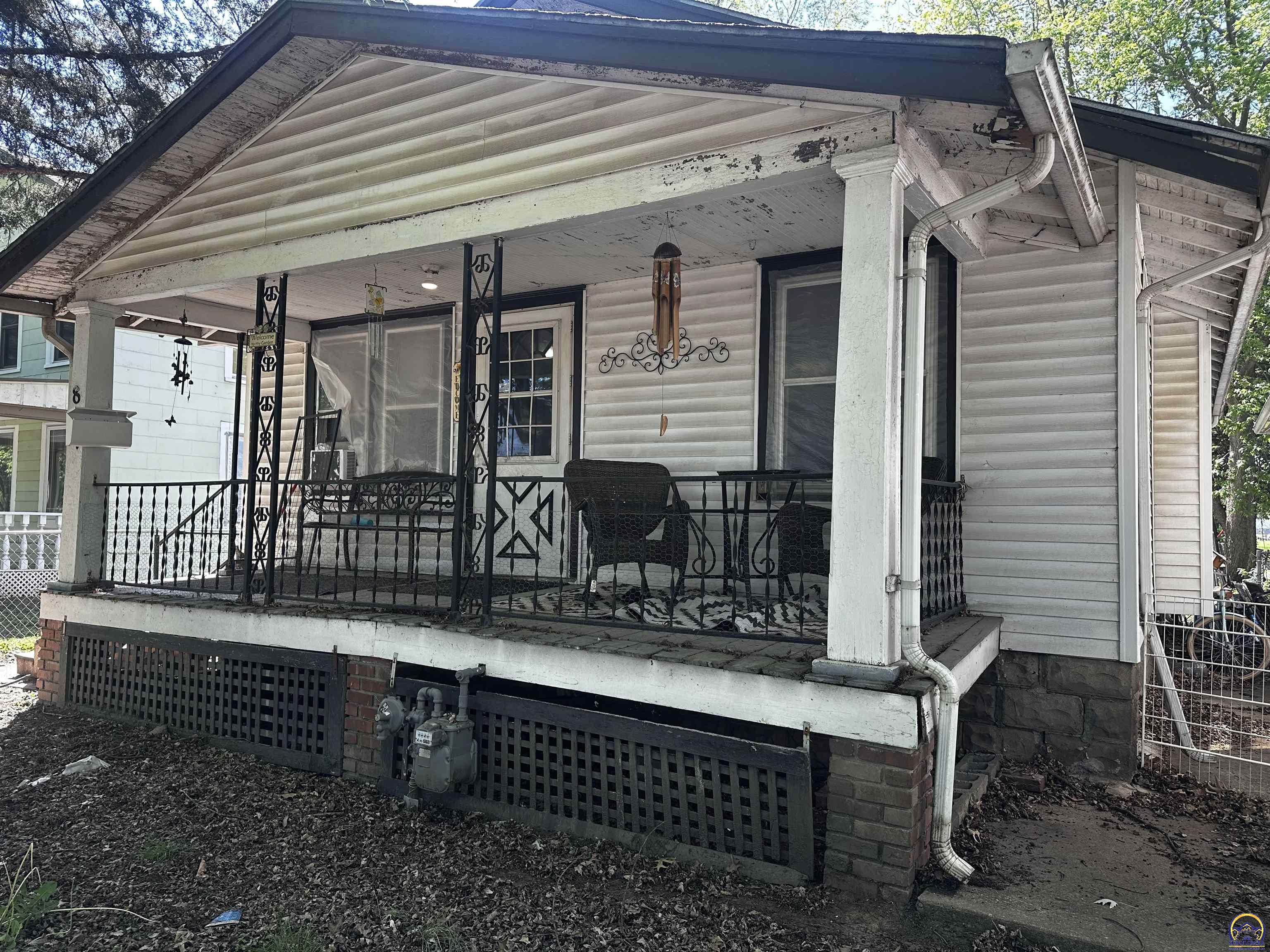 811 Southeast Branner Street Topeka, KS 66607 - Photo 3 of 34