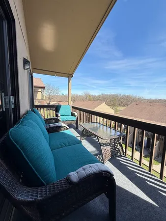 $160,000 | 58 Vail Colony, Unit 9, Fox Lake, IL 60020