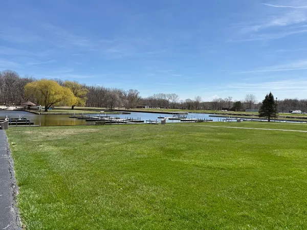 $160,000 | 58 Vail Colony, Unit 9, Fox Lake, IL 60020