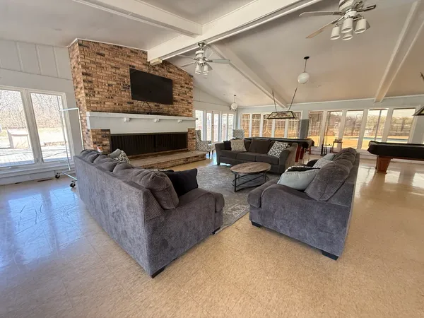 $160,000 | 58 Vail Colony, Unit 9, Fox Lake, IL 60020