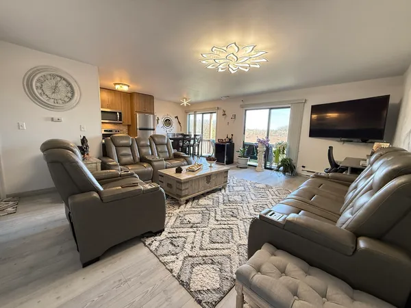 $160,000 | 58 Vail Colony, Unit 9, Fox Lake, IL 60020