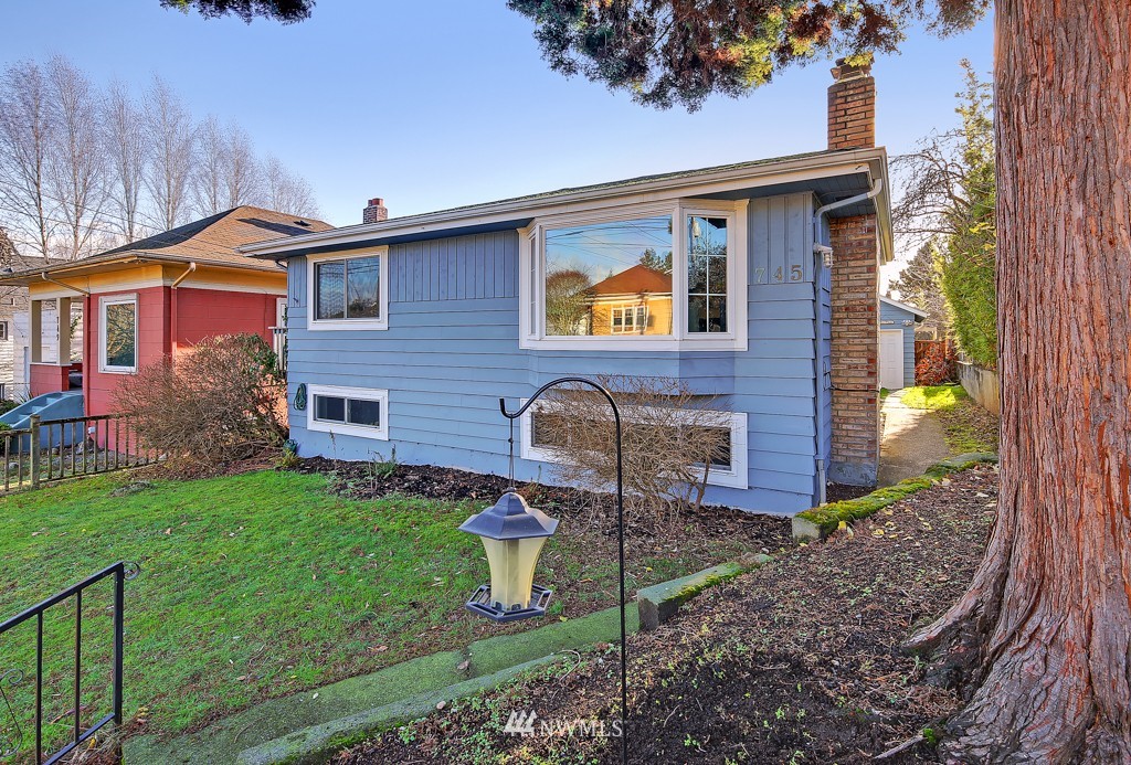 745 North 79th Street Seattle, WA 98103 - Photo 1 of 20 Gallery Image 1