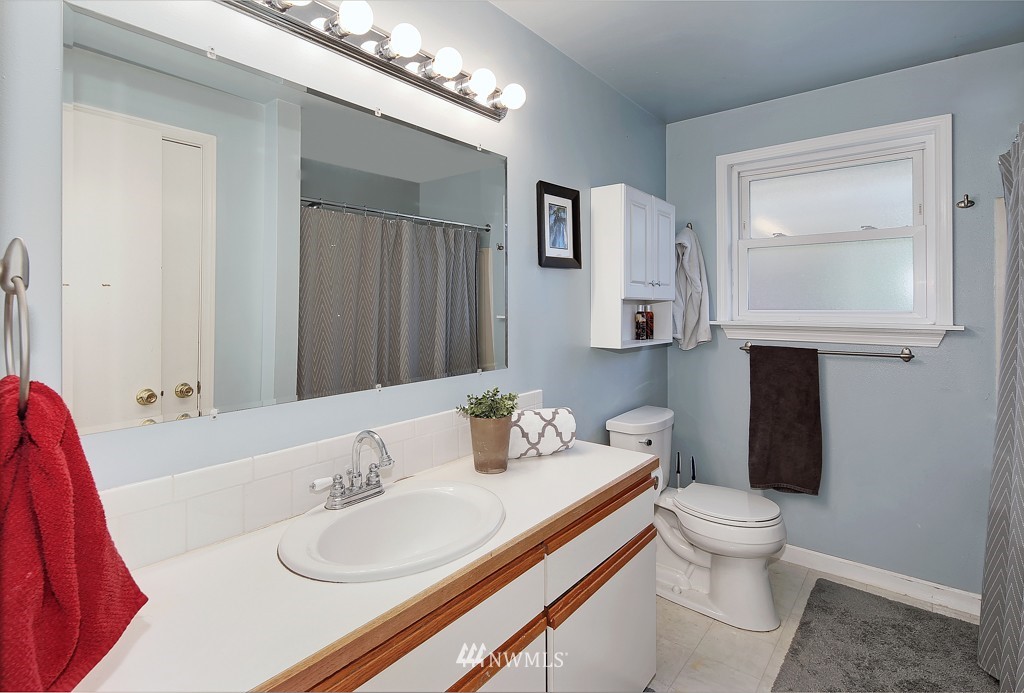745 North 79th Street Seattle, WA 98103 - Photo 8 of 20 Gallery Image 8