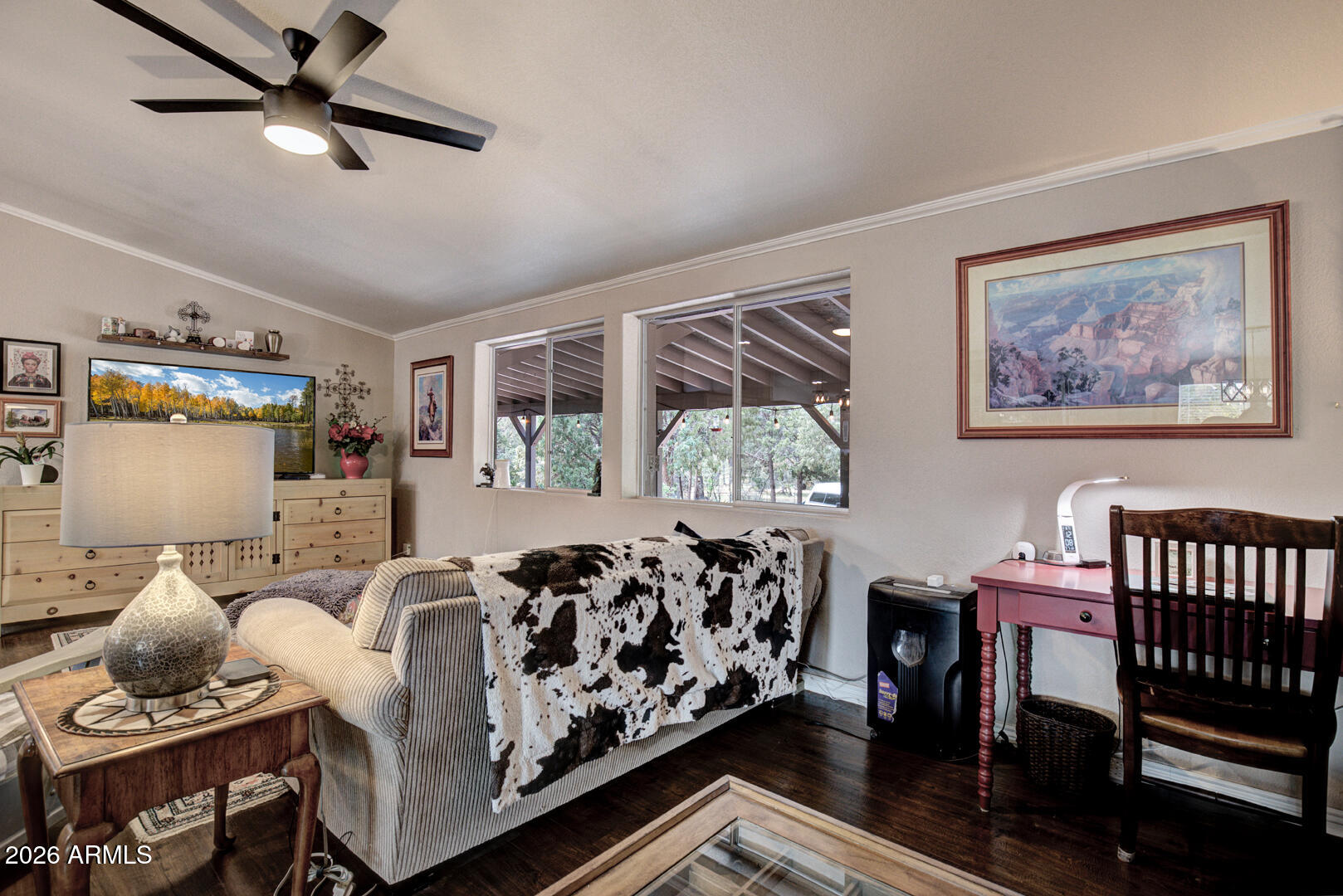904 North McLane Road Payson, AZ 85541 - Photo 16 of 59 a living room with furniture