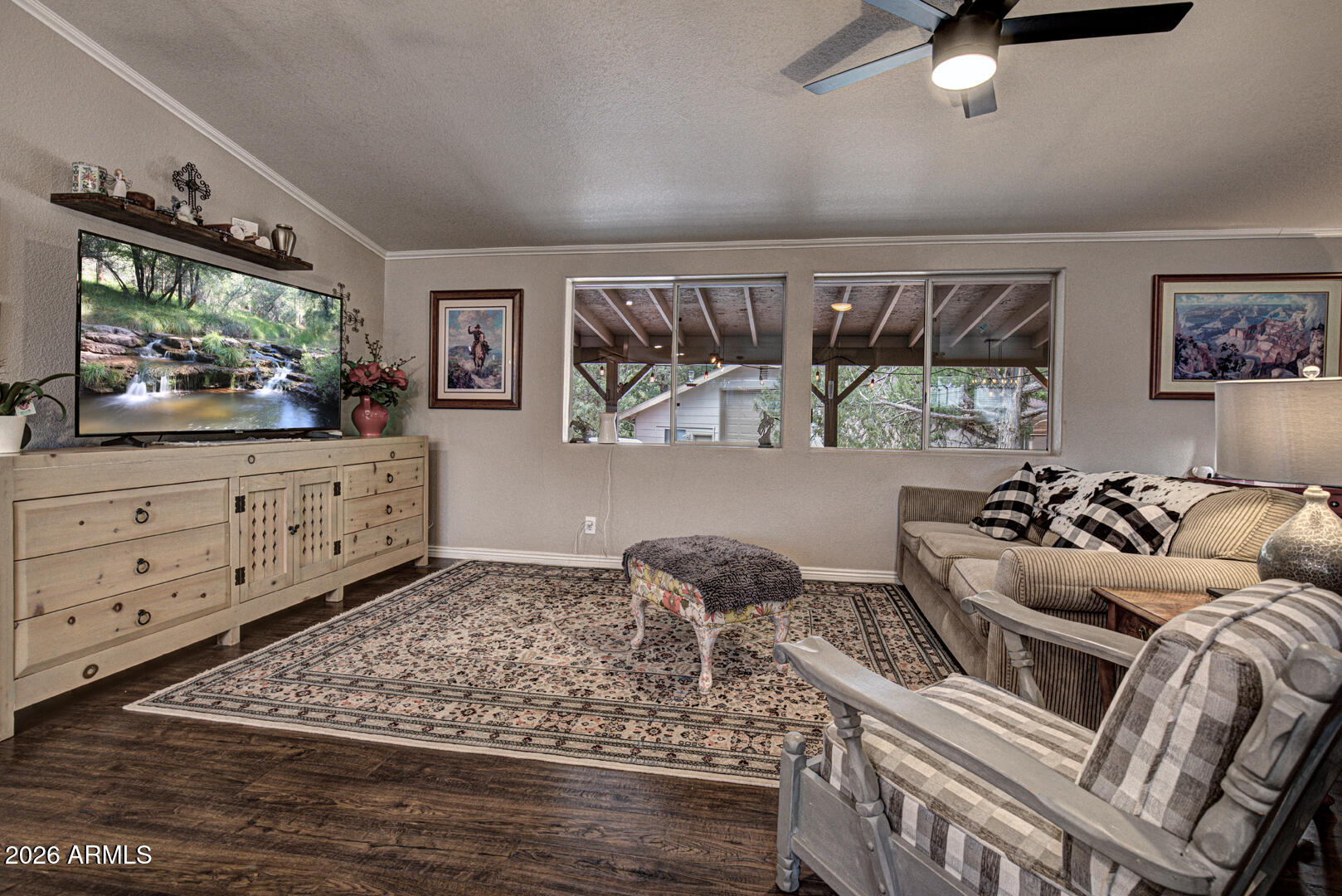 904 North McLane Road Payson, AZ 85541 - Photo 19 of 59 a living room with furniture