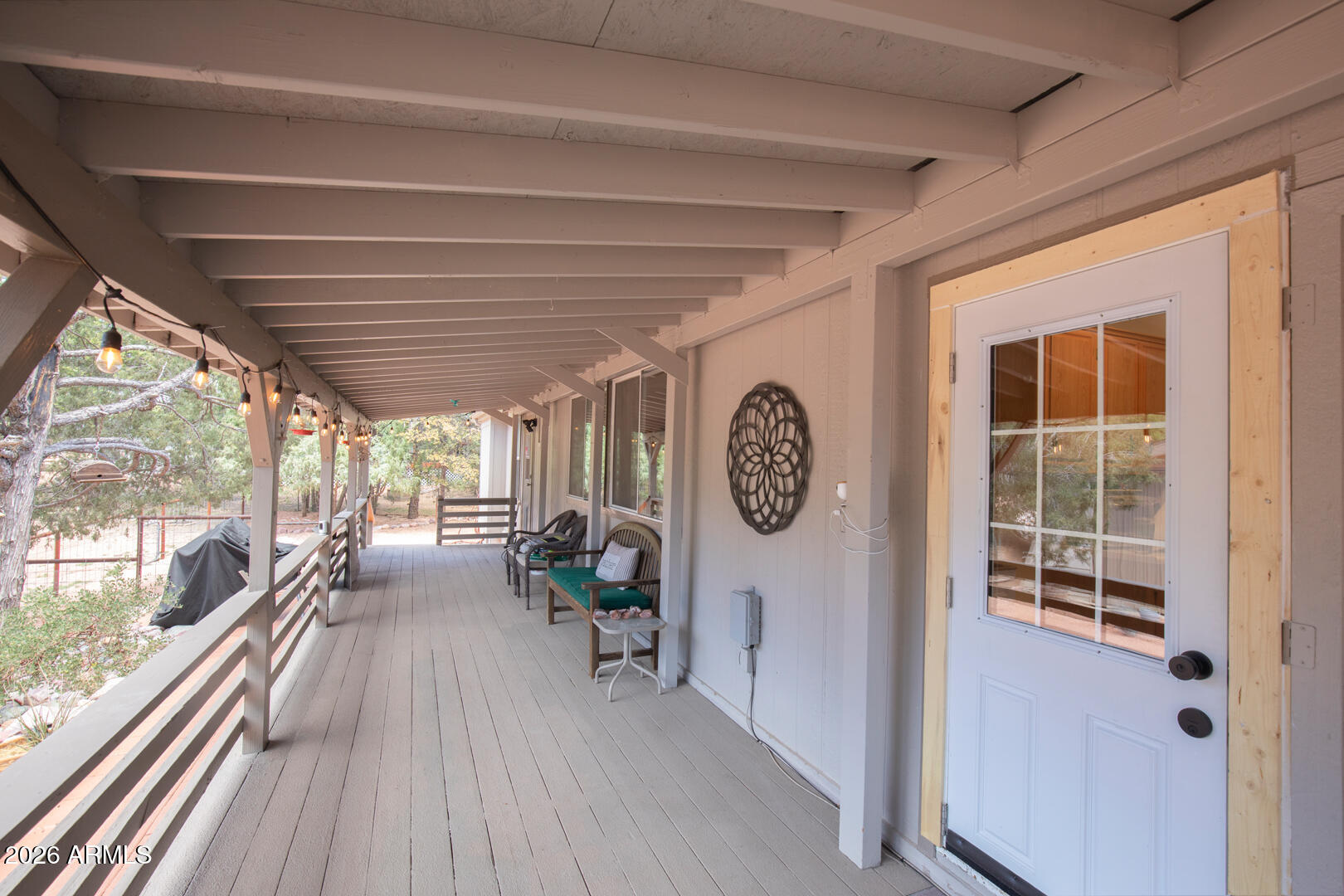 904 North McLane Road Payson, AZ 85541 - Photo 36 of 59 a very nice looking room with a large window