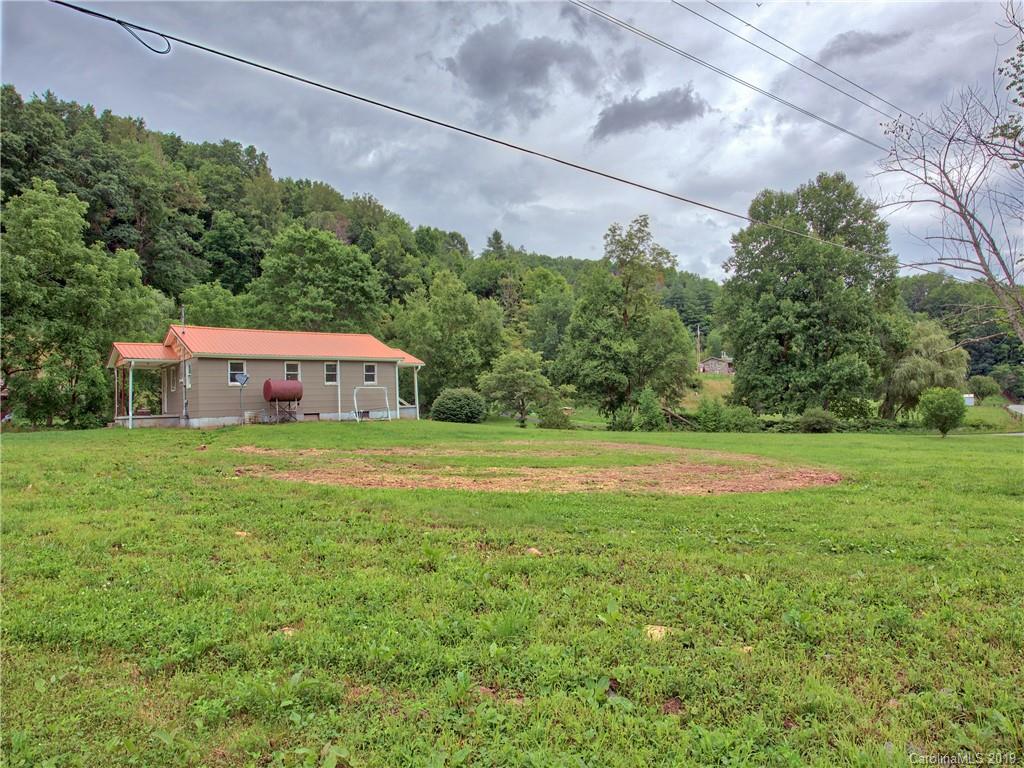 609 Sutton Town Road Waynesville, NC 28785 - Photo 14 of 17