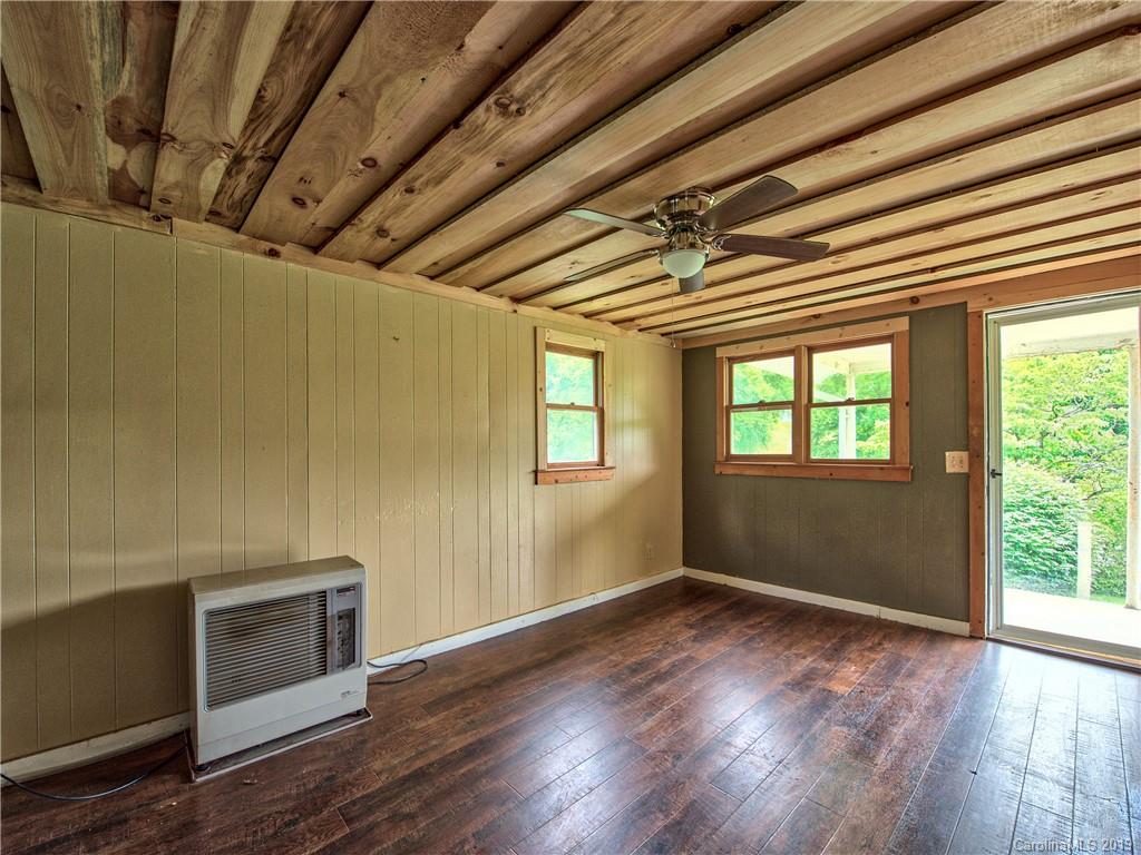 609 Sutton Town Road Waynesville, NC 28785 - Photo 5 of 17