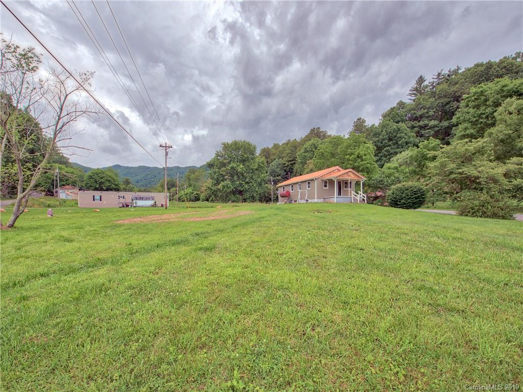 609 Sutton Town Road Waynesville, NC 28785 - Photo 7 of 17