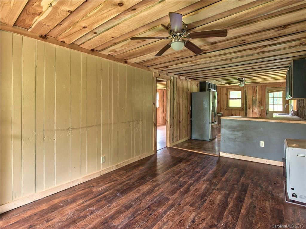 609 Sutton Town Road Waynesville, NC 28785 - Photo 8 of 17