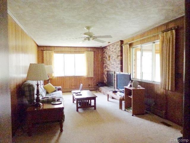 70425 Dequindre Road Leonard, MI 48367 - Photo 9 of 25 #9 family room.JPG