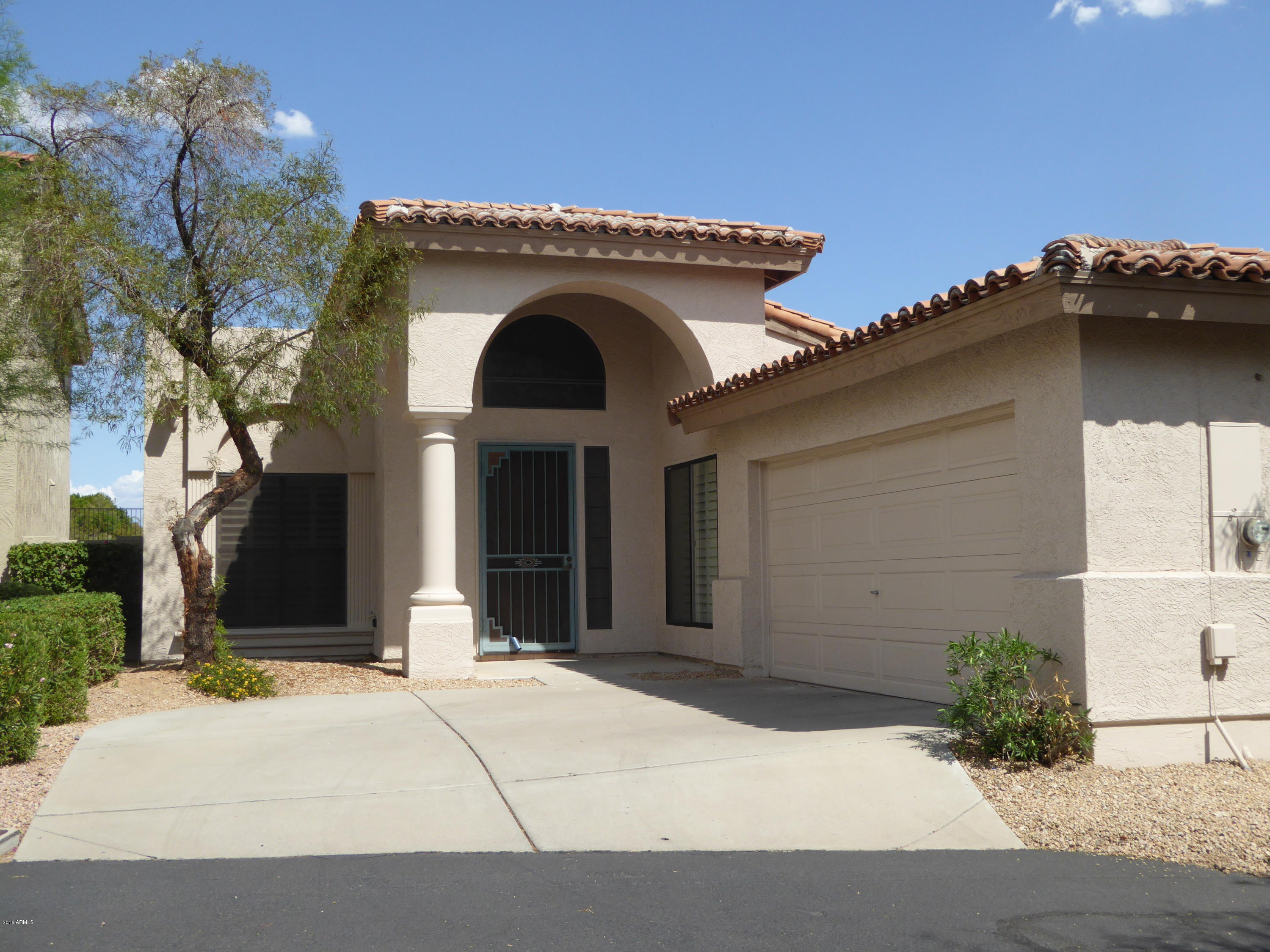 1538 East Winged Foot Road Phoenix, AZ 85022 - Photo 1 of 20 Front elevation