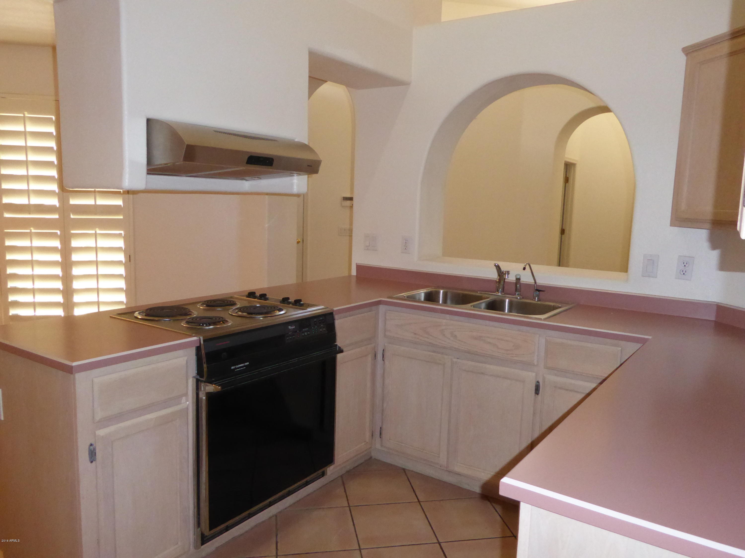 1538 East Winged Foot Road Phoenix, AZ 85022 - Photo 5 of 20 Kitchen