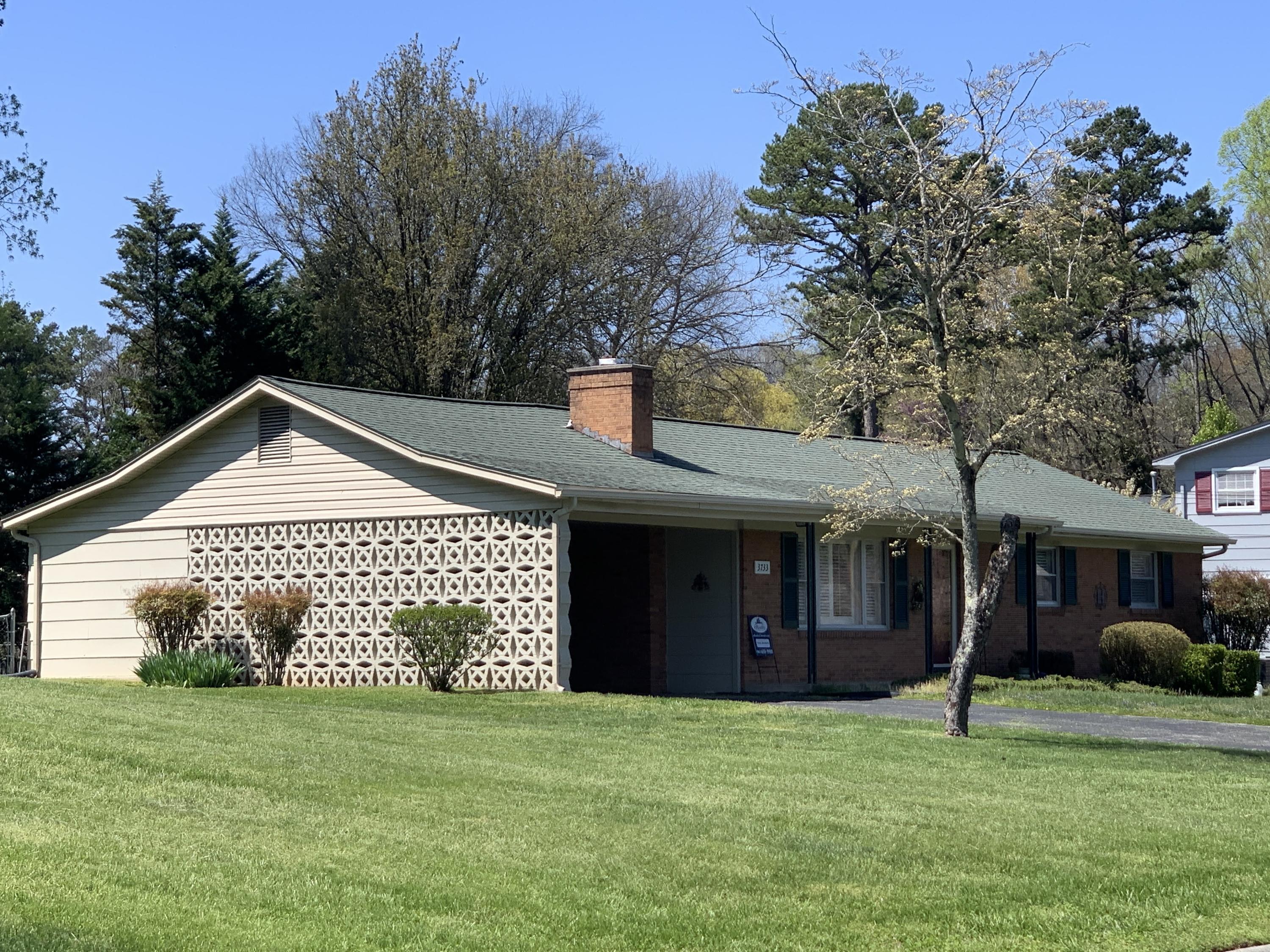3733 Cherrylog Road Knoxville, TN 37921 - Photo 3 of 15 CF109DBB-DA9E-4040-9518-588247CF4705