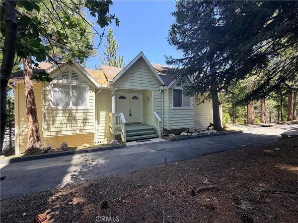 $575,000 | 180 Grass Valley Road, Unit 20, Lake Arrowhead, CA 92352