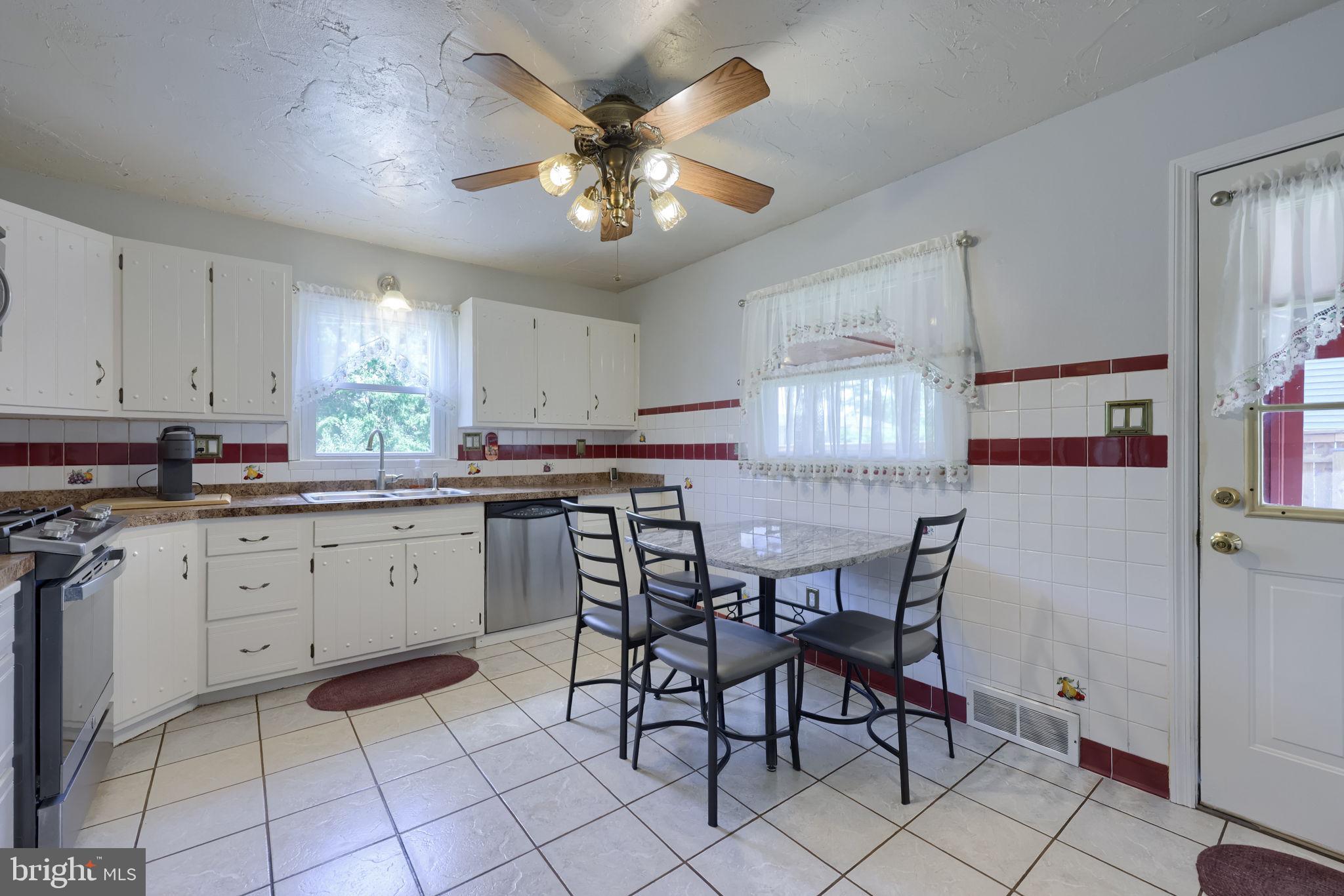 17 South Elm Street Lititz, PA 17543 - Photo 14 of 33