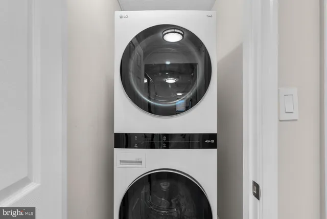 a close up view of a washer and dryer