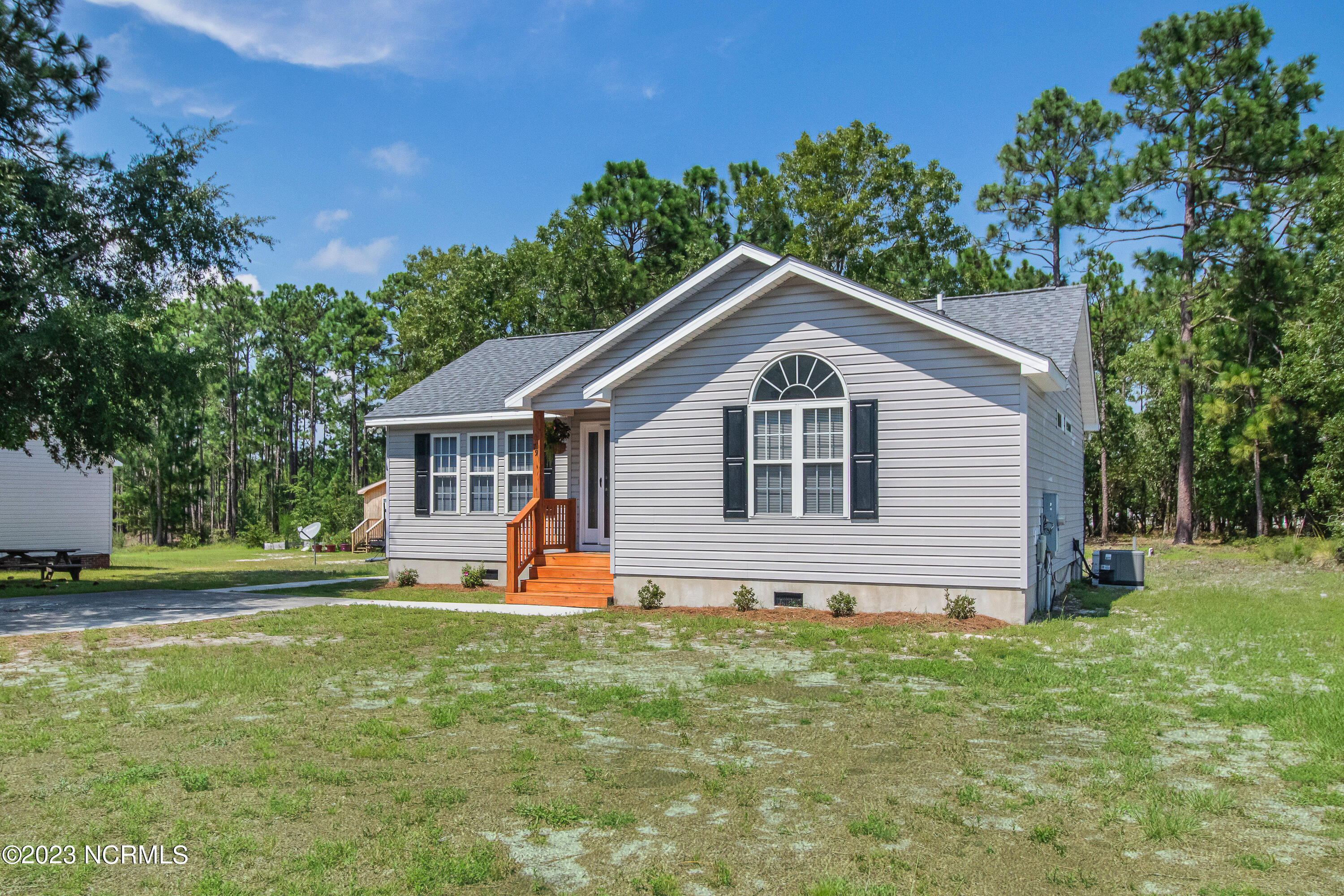 79 South High Point Road Southport, NC 28461 - Photo 3 of 37 79 S High Point-3