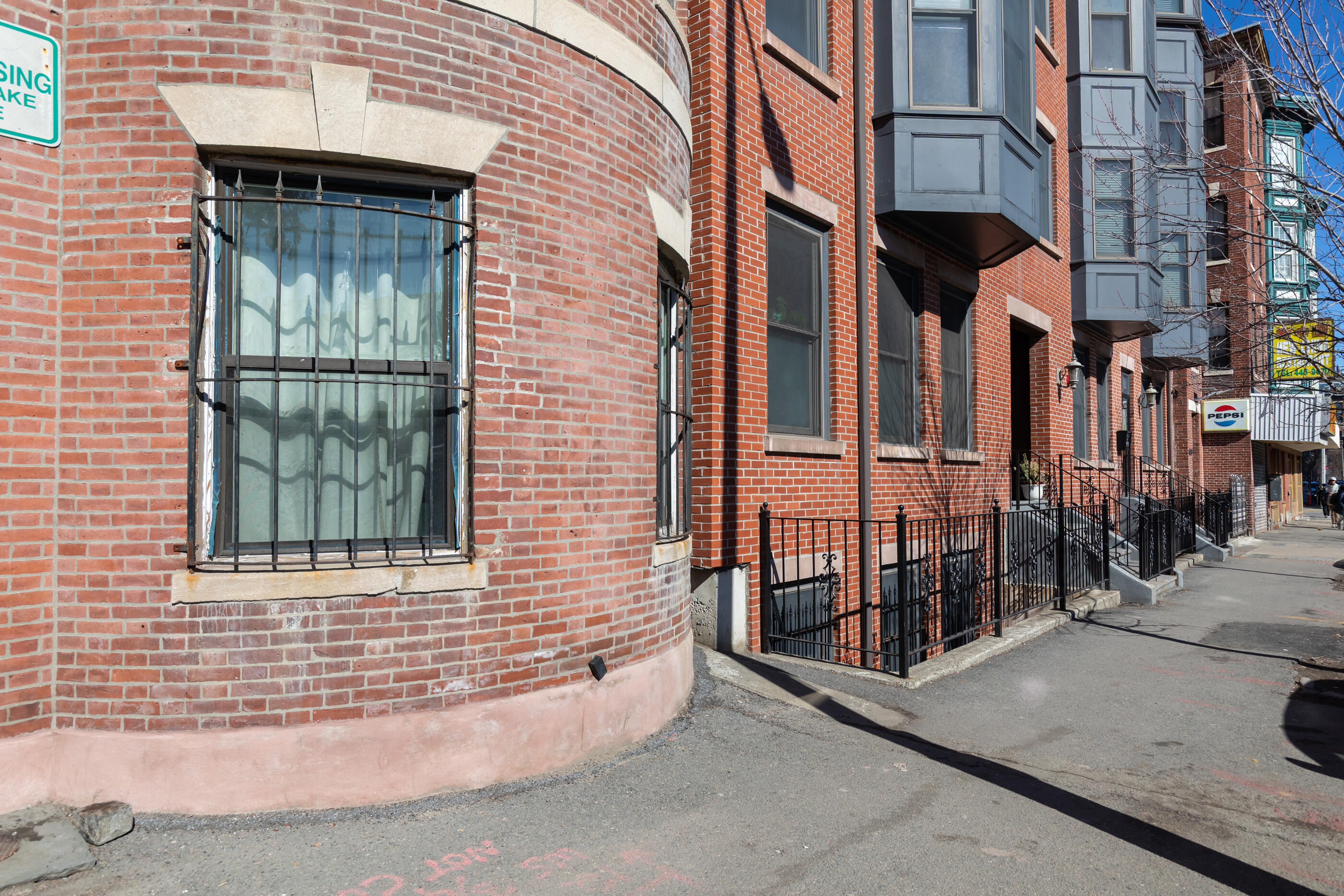 877 Harrison Avenue, Unit 7 Boston, MA 02118 - Photo 4 of 34 877 Harrison