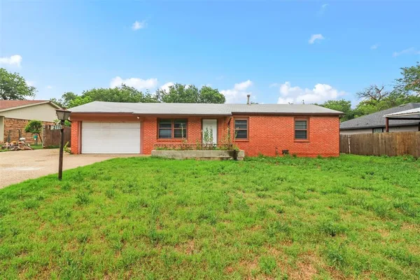 $1,495 | 2116 Andover Street, Fort Worth, TX 76114