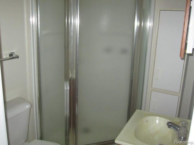 8539 Harding Center Line, MI 48015 - Photo 6 of 14