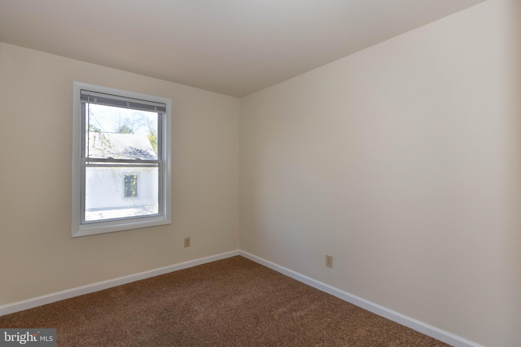 9206 Hood Road Manassas, VA 20110 - Photo 16 of 25 an empty room with a window