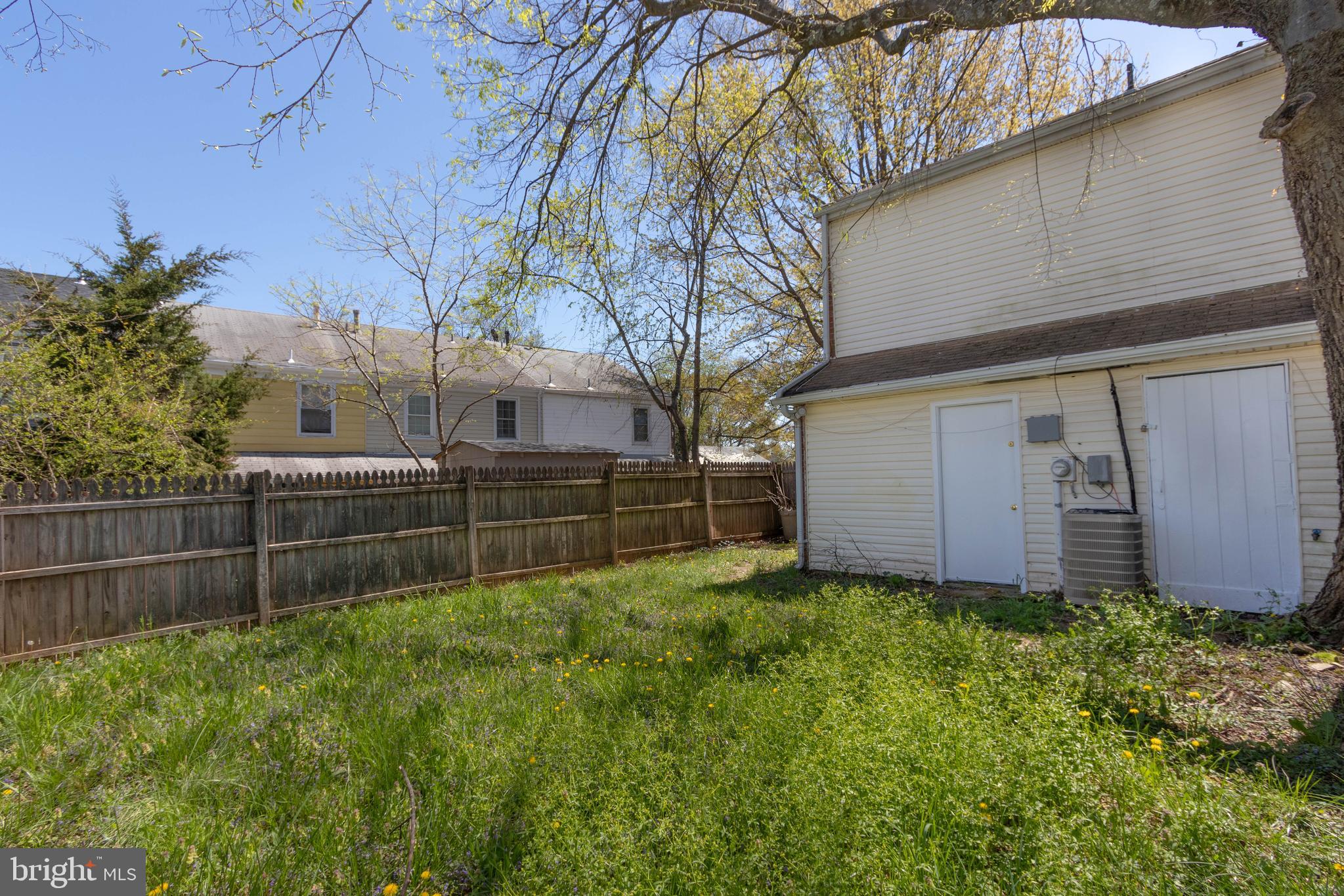 9206 Hood Road Manassas, VA 20110 - Photo 23 of 25 a view of a backyard