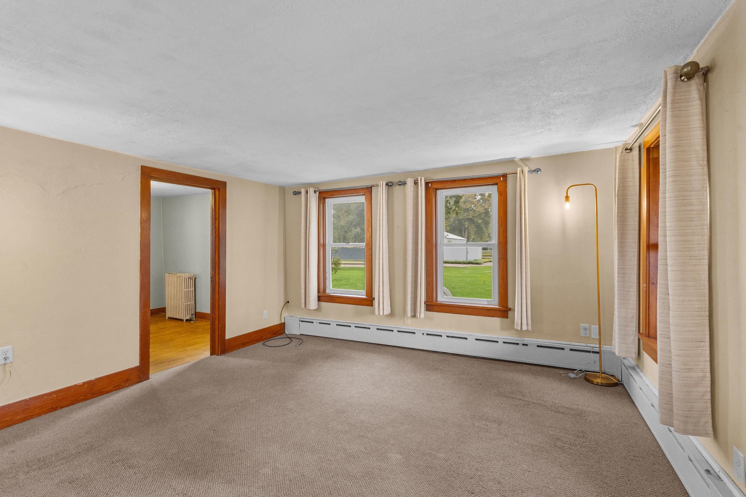 W6883 Arbor Road Juneau, WI 53039 - Photo 8 of 37 Gallery Image 8