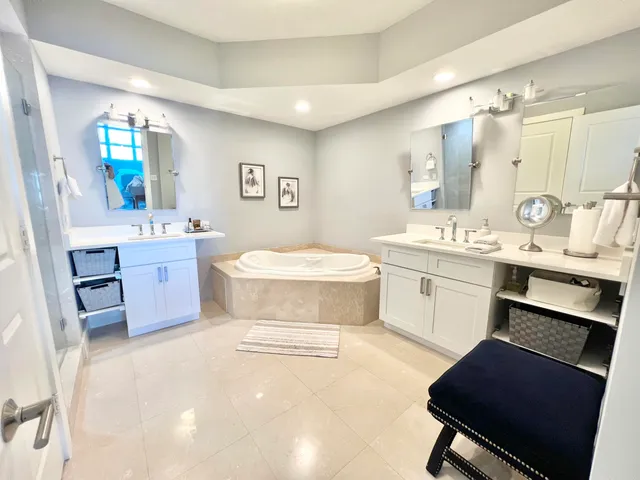 $3,500 | 2640 Lake Shore Drive, Unit 415, Riviera Beach, FL 33404