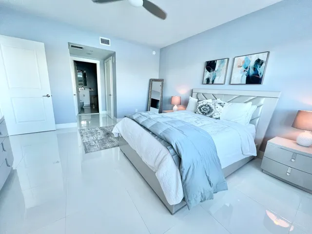 $3,500 | 2640 Lake Shore Drive, Unit 415, Riviera Beach, FL 33404